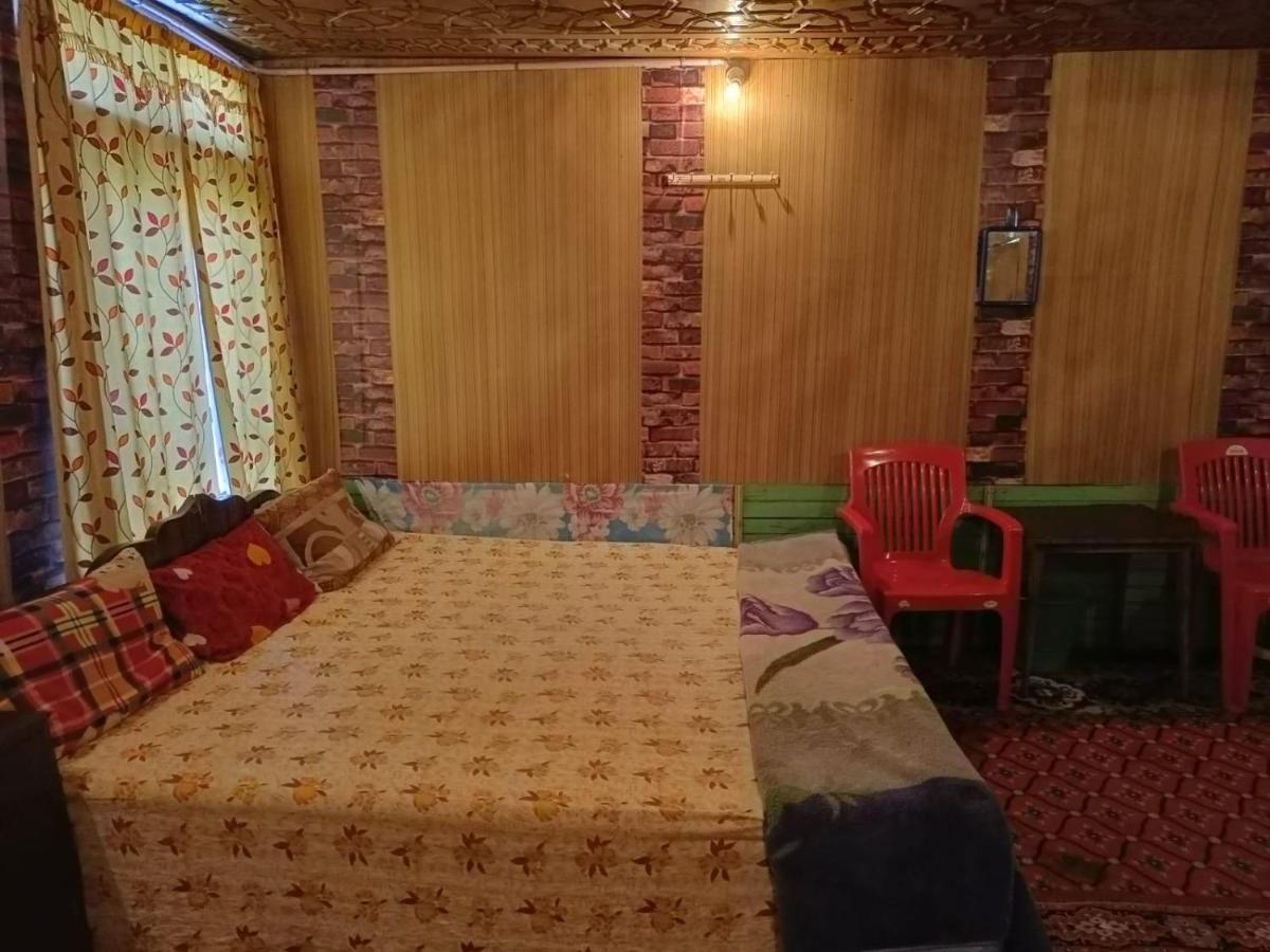 Island Homestay Srīnagar Esterno foto